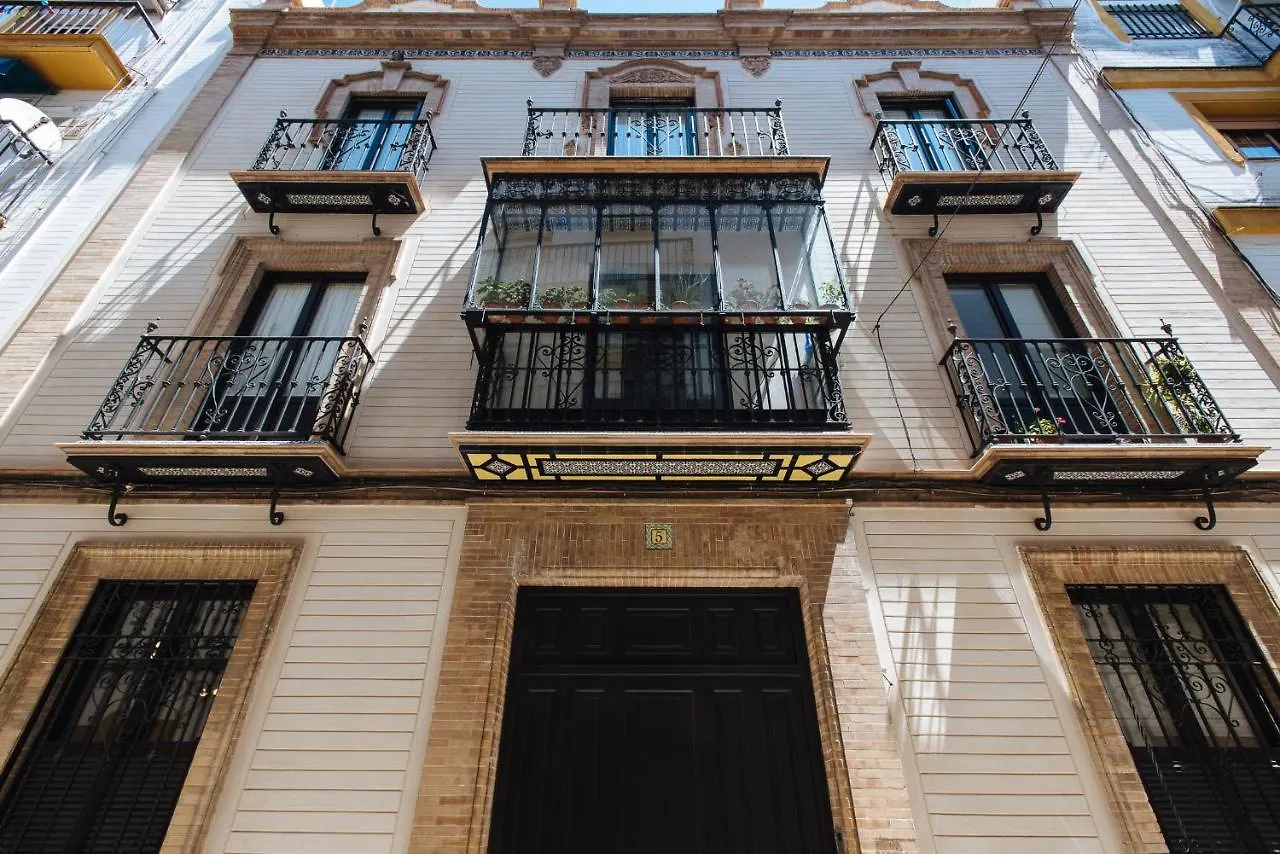 Azafran Suite Apartment セビリア スペイン
