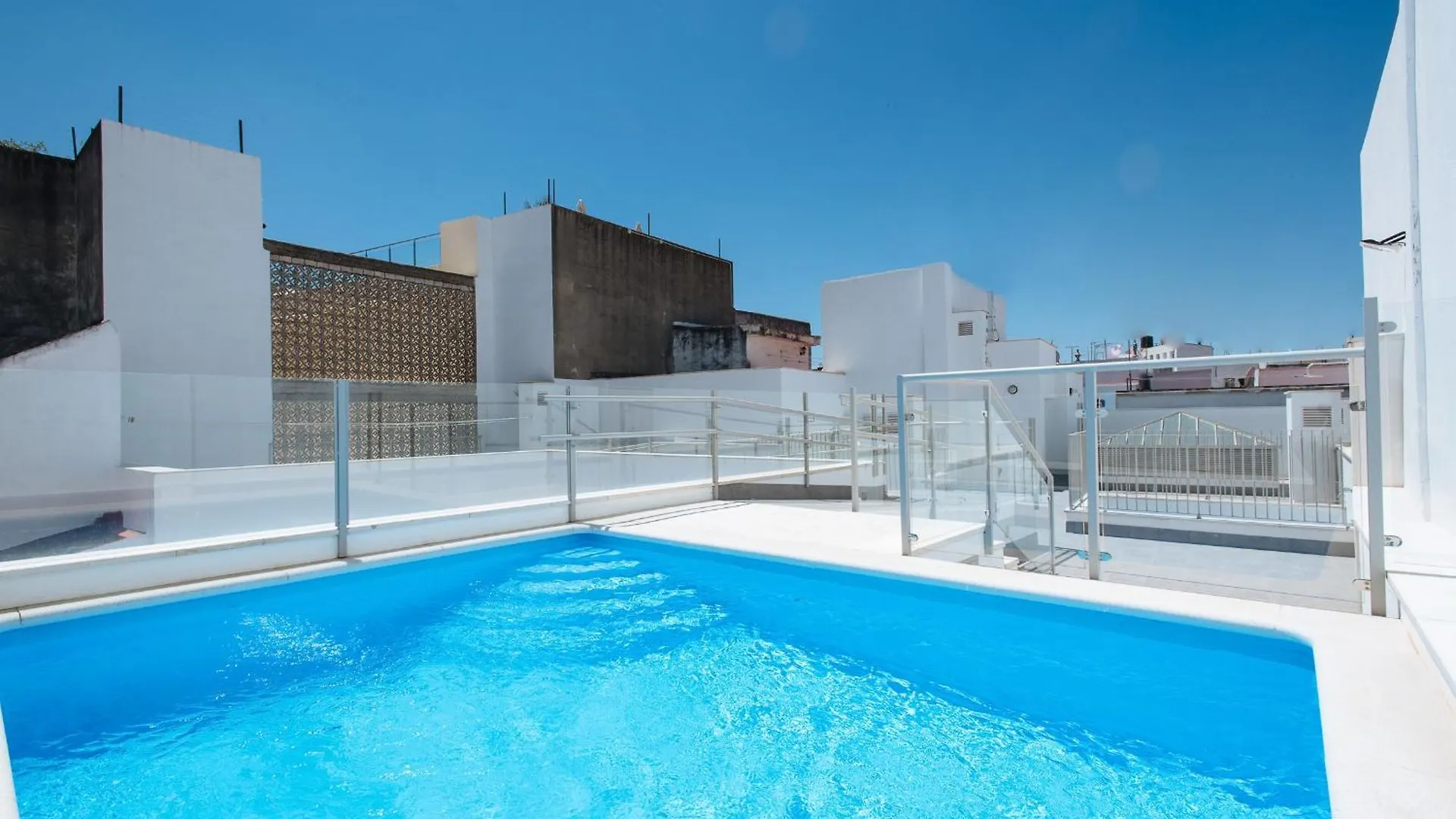 Azafran Suite Apartmentの連絡先
