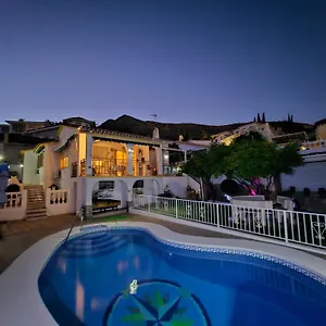 https://villa-tony-benalmdena.hotelsinnerja.org
