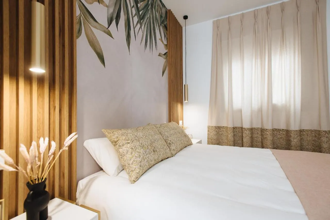 Azafran Suite Apartment Seville